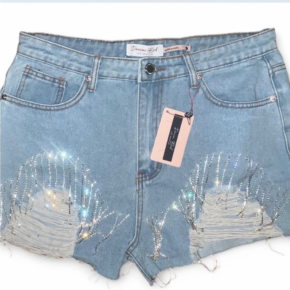 🚨💎NWT SIZE LARGE BLVD rhinestone💎denim shorties. They are amazing.💎